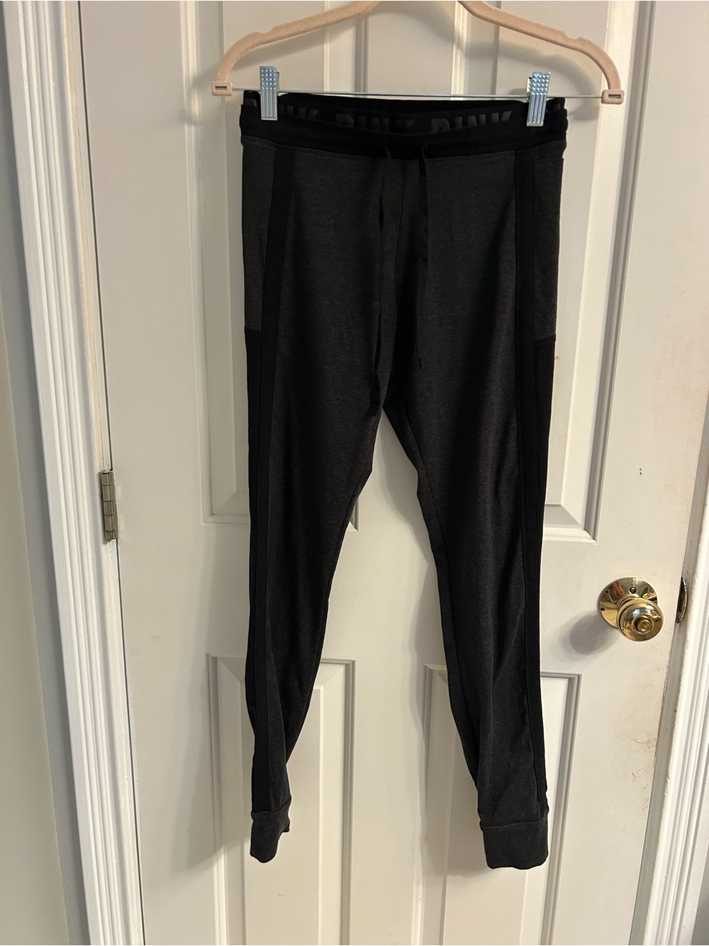 NWOT-PINK Victoria's Secret Black Athletic Yoga Leggings